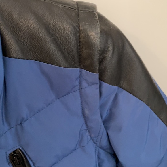 Danier jacket with leather detail. Super warm and comfy. Size XXS. - Picture 4 of 4